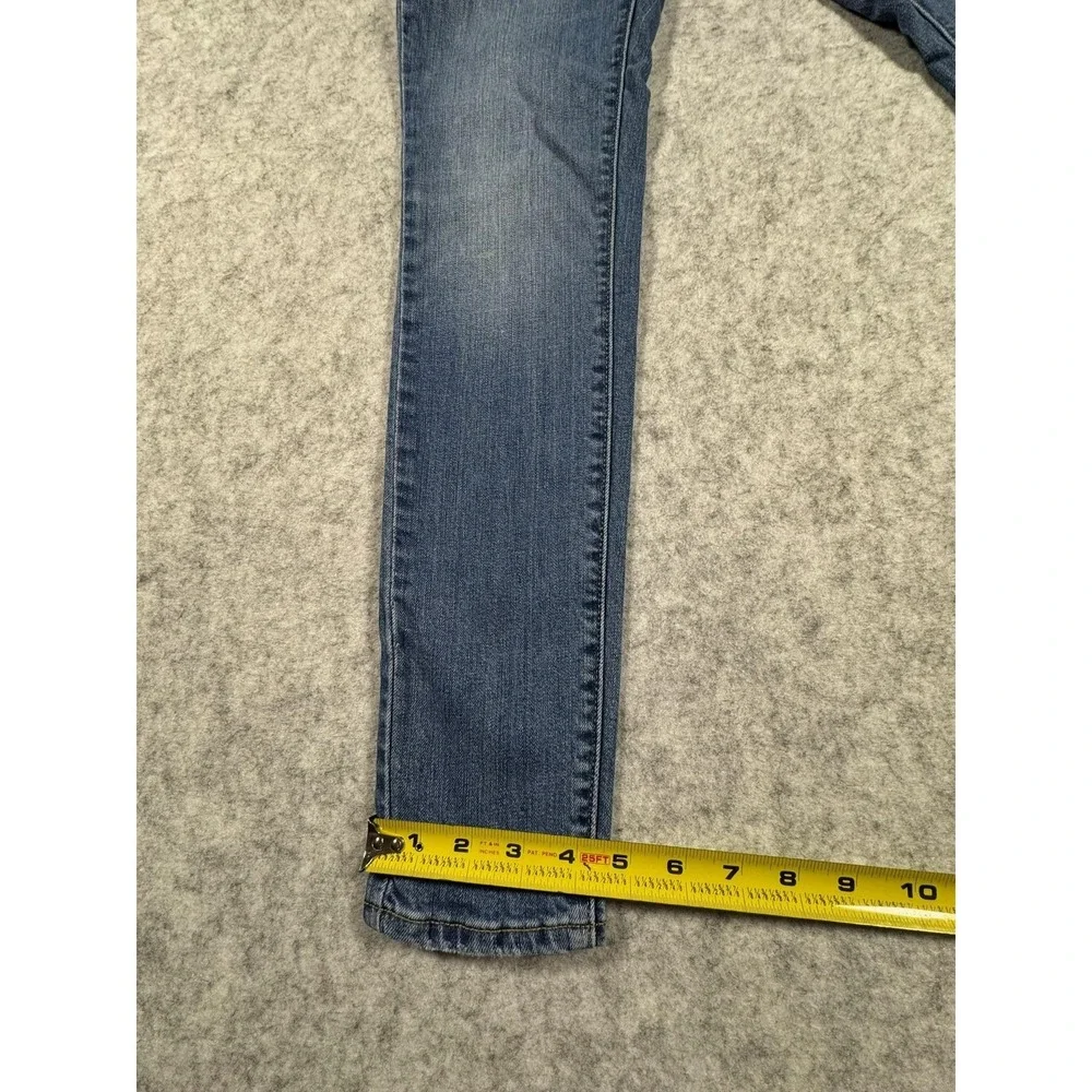 Levis levi 711
